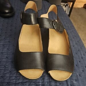 Chic Black Leather Women's Sandals